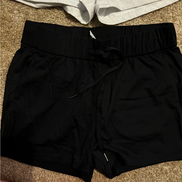 4 pairs XS shorts - Picture 7 of 7